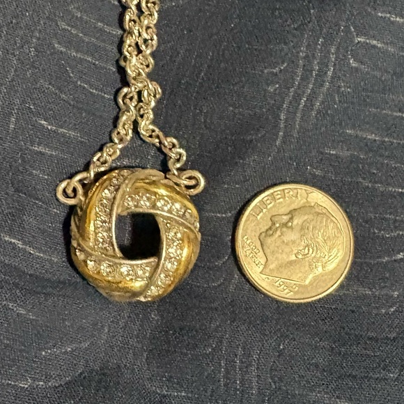 Lovely Brighton Tres Twist Necklace & Earrings - Picture 7 of 7